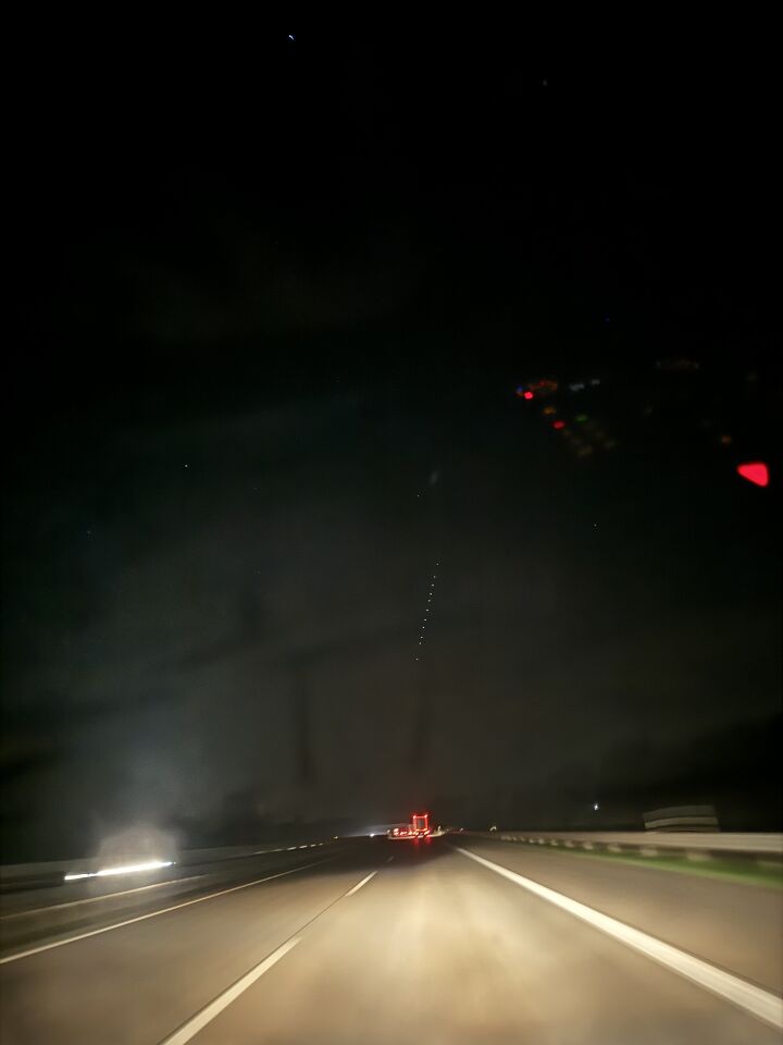 11 punten in een rij die langzaam uitdoofden foto