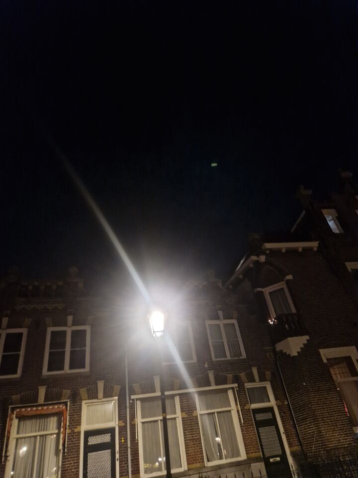 4 groene bewegende stipjes foto