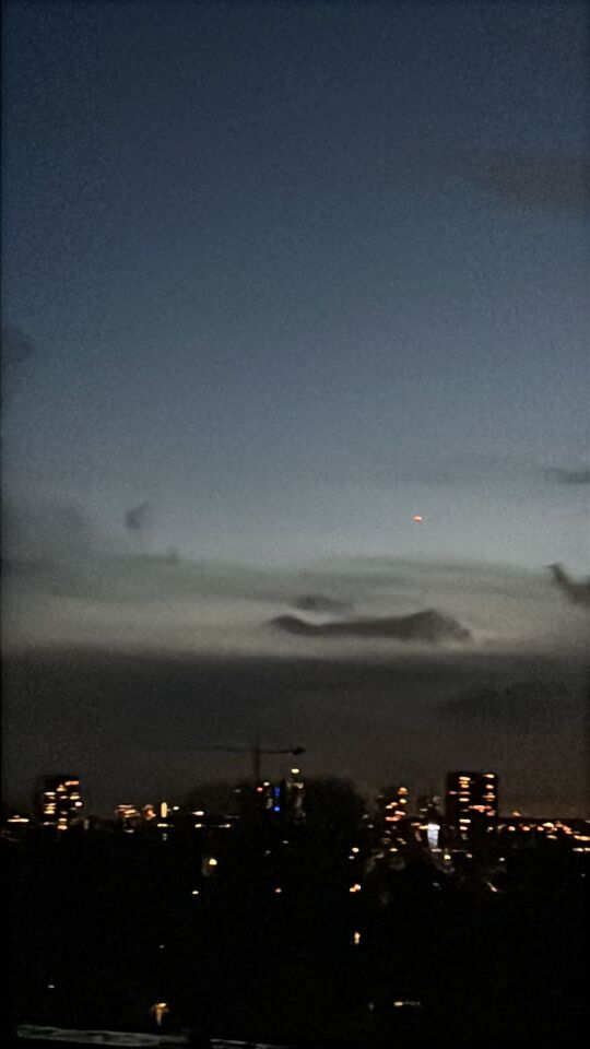 Hing boven amsterdam foto