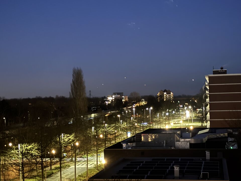 Boven Gouda diverse licht gevende UFO's zweven er voor meer dan een Uur foto