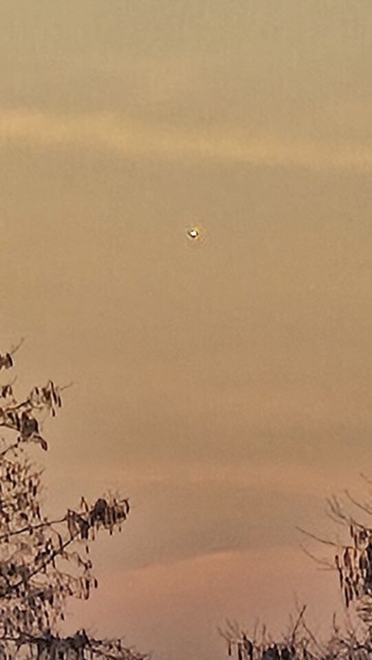 Kleine felle bol die aan en uit ging dan 1 feller licht en weg foto
