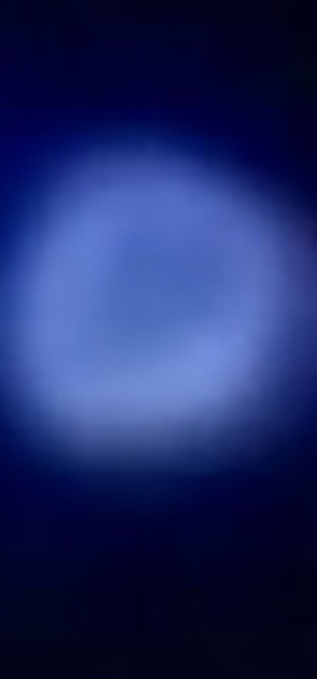 Rond blauwe lucht die van richting veranderde van noord naar noordoosten foto