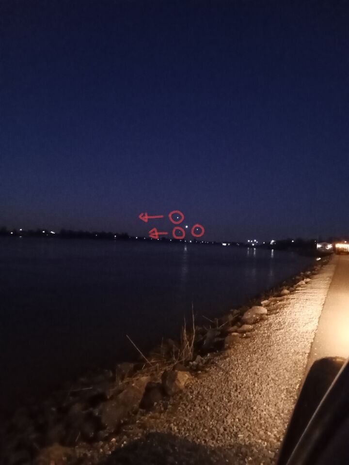 4 lichtbollen omsingelen 1 felle bol foto