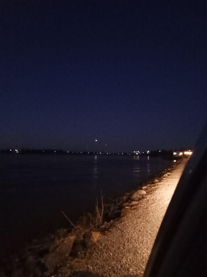 4 lichtbollen omsingelen 1 felle bol foto