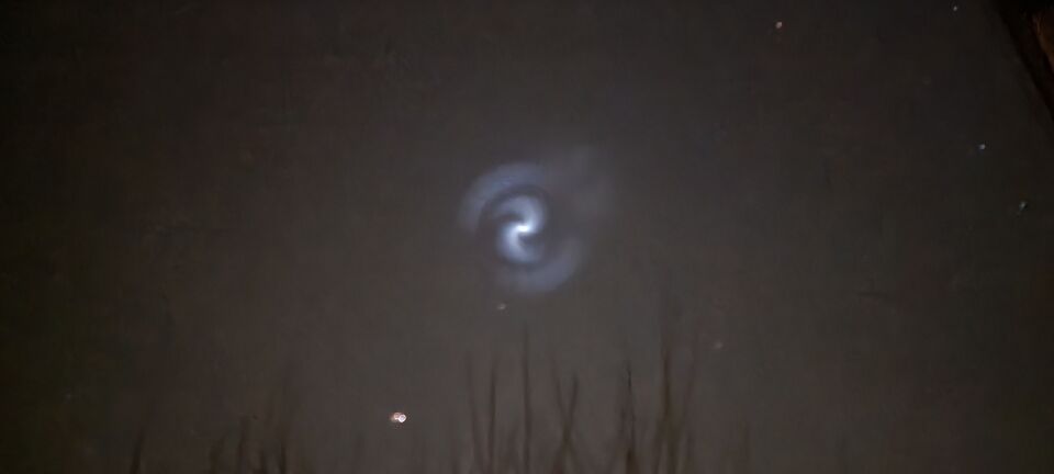 Licht punt stond enige tijd stil en vloog toen weg foto