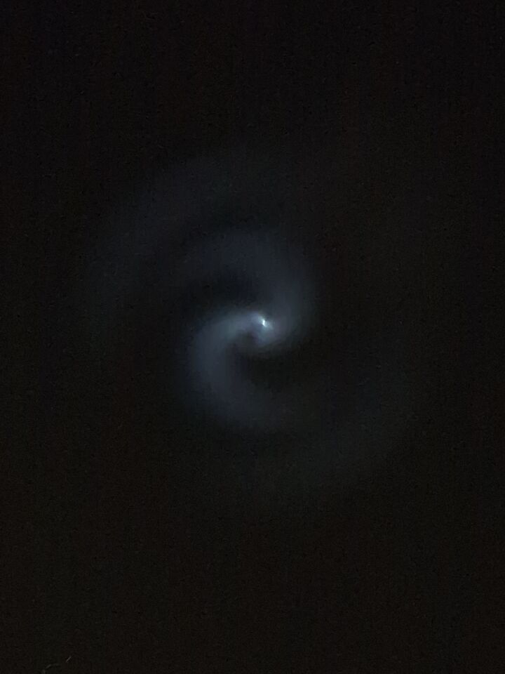 Helder licht met rare uitstoor foto