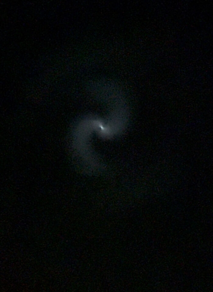 Vliegend draaiend licht opject foto