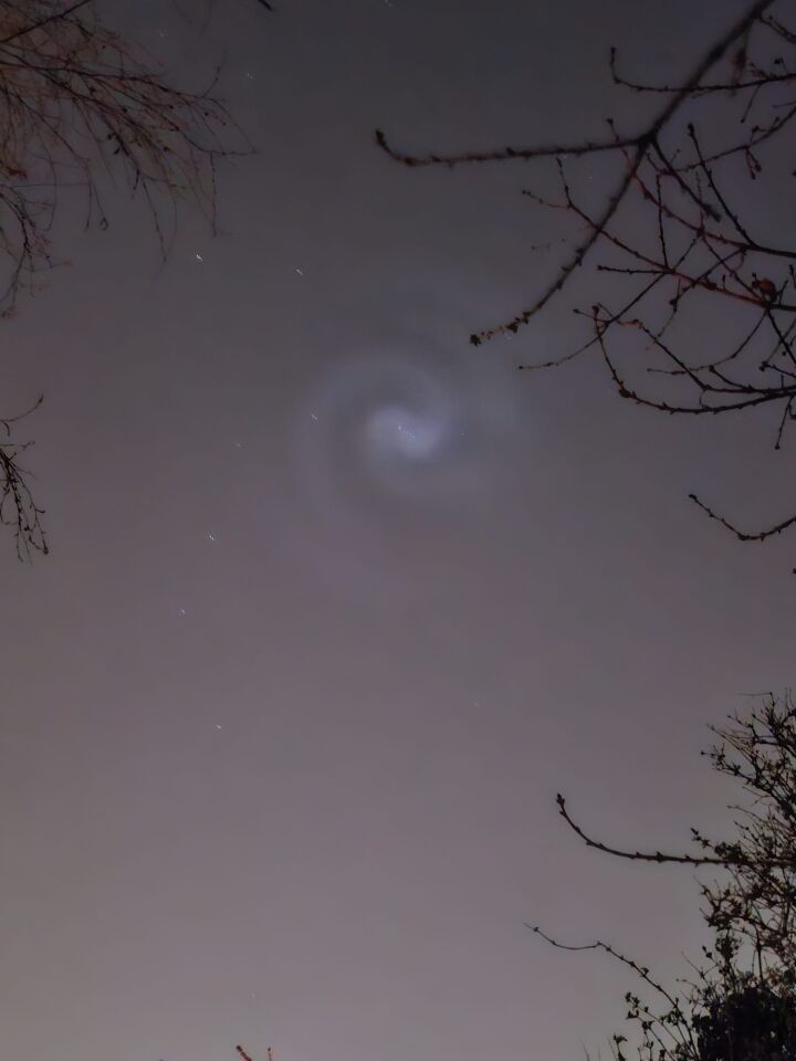 Gefixeerde witte draaikolk foto