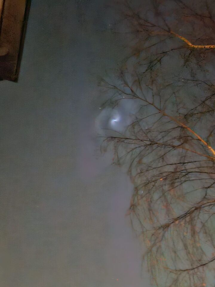 Gefixeerde witte draaikolk foto