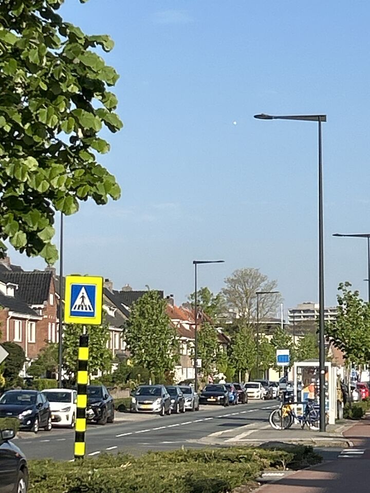 Witte bol in de lucht foto