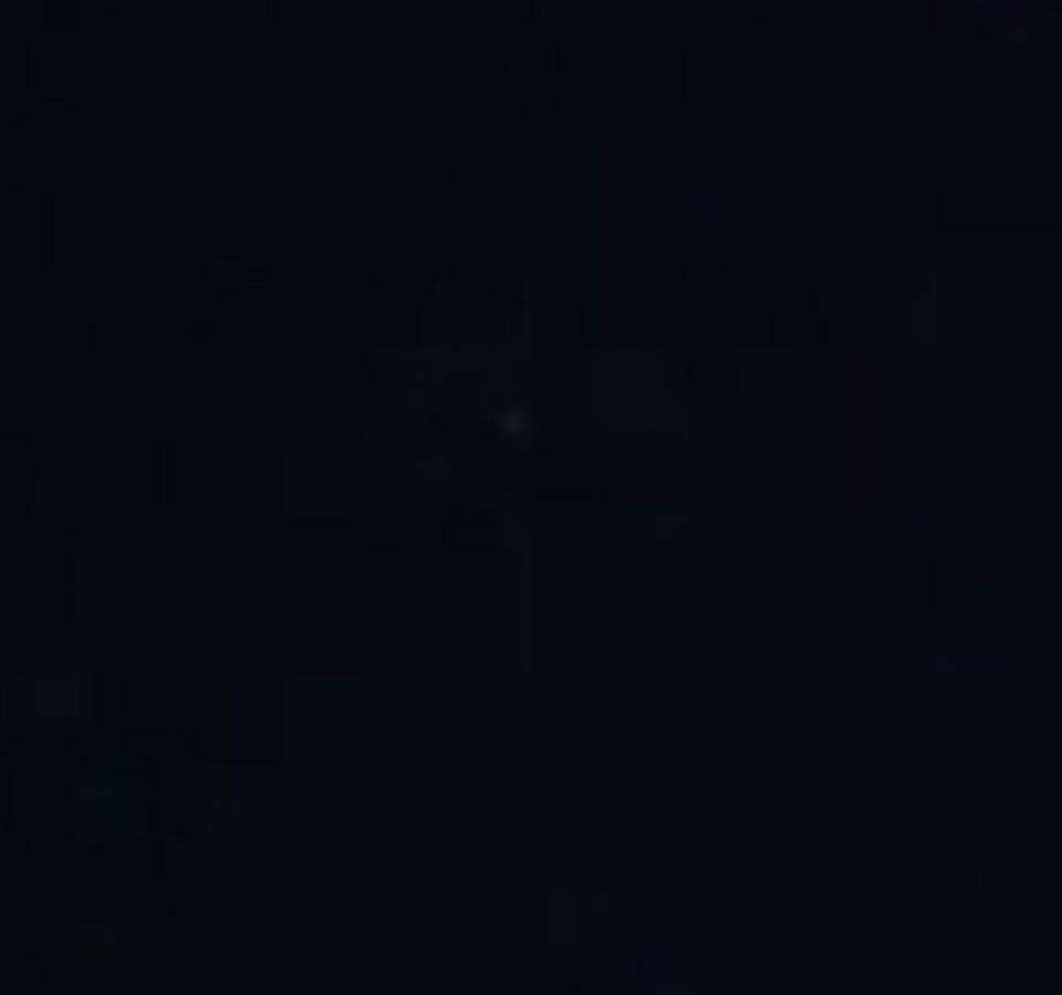 2 licht punten, eentje schiet rond 21:55 weg de ander schiet om 22:20 weg foto
