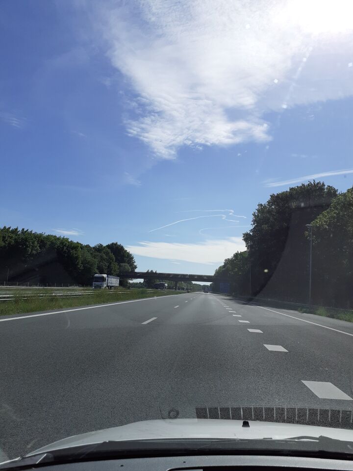 2 objecten naast elkaar maken identieke S-bocht foto
