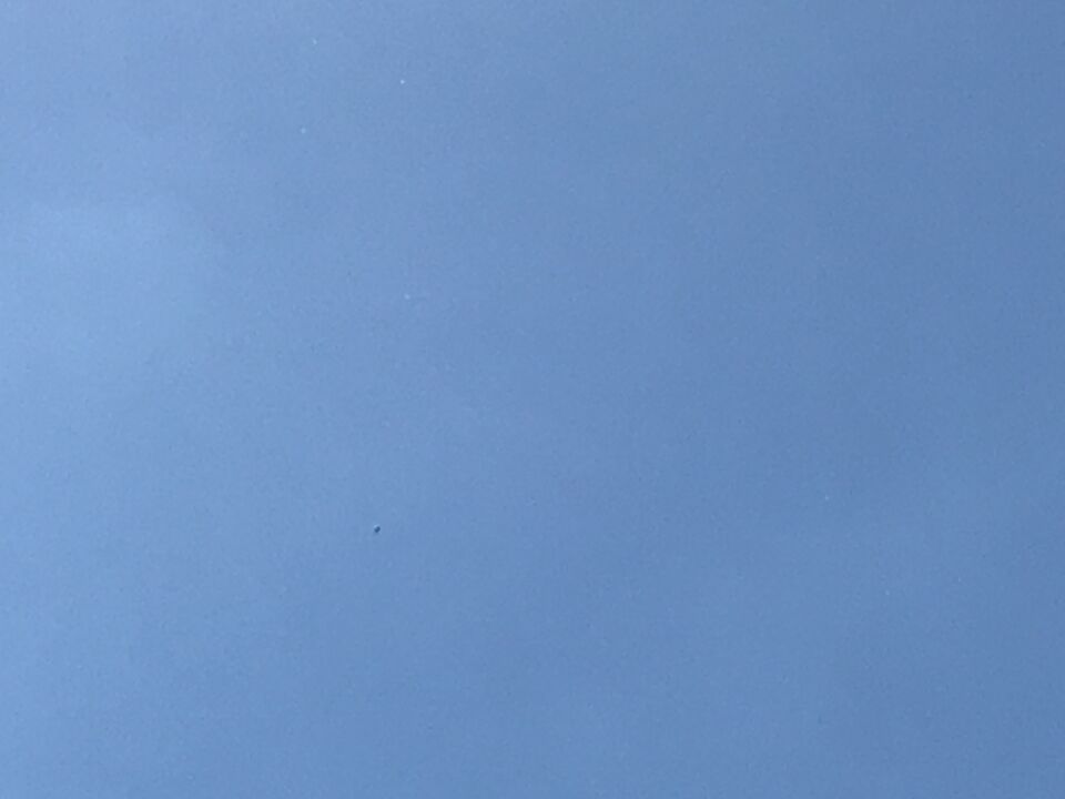 We konden minutenlang een felle bol volgen die van N naar Z ging foto