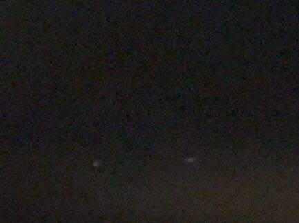 2 lichten die stilstaan / bewegen links boven rechts foto