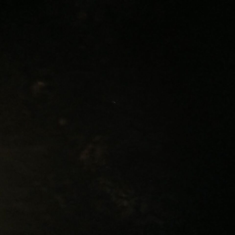 Lange streep achterzijde aangedreven volledig verlicht maakt snelheid foto
