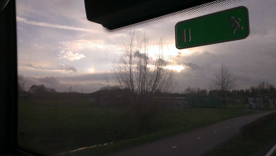 Halo van de zon of toch wat anders? foto