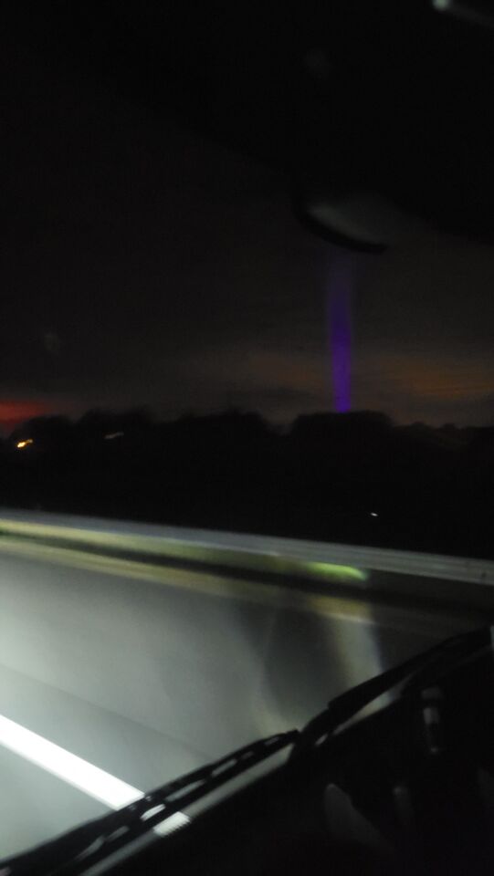 Paarse Rechte lichtstraal foto