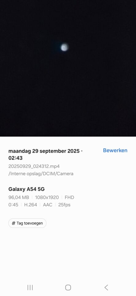 Licht gevende bol, leek op volle maan foto