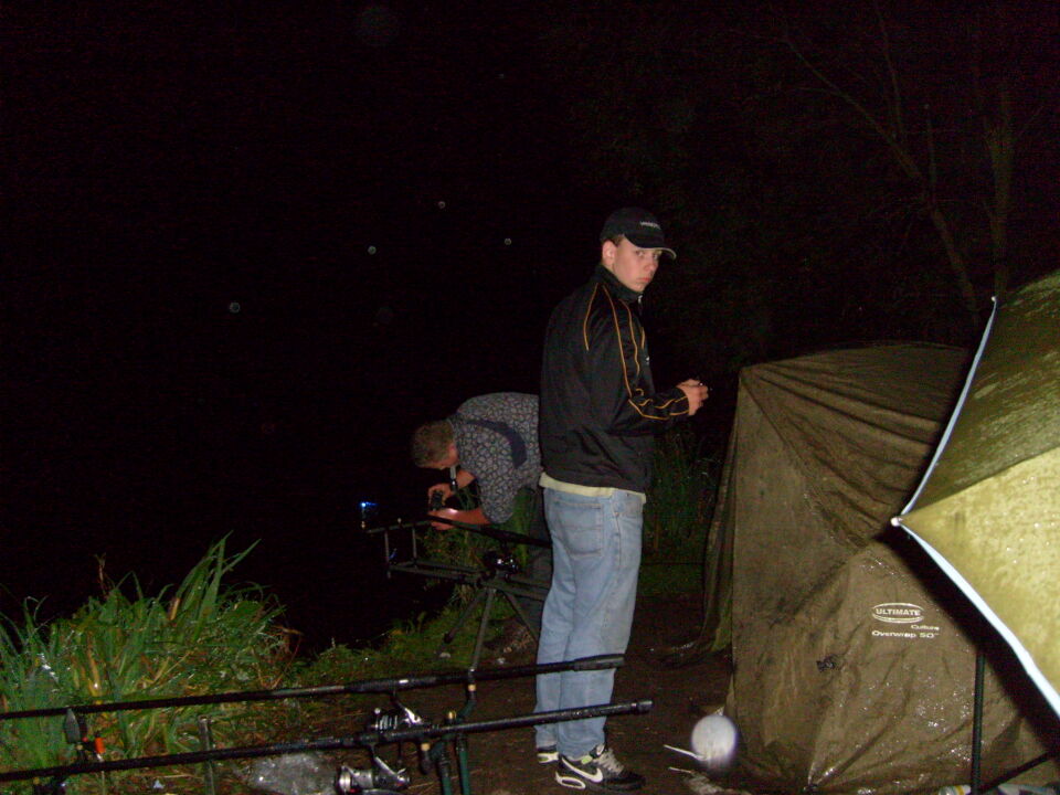 4 bollen met nachtvissen foto