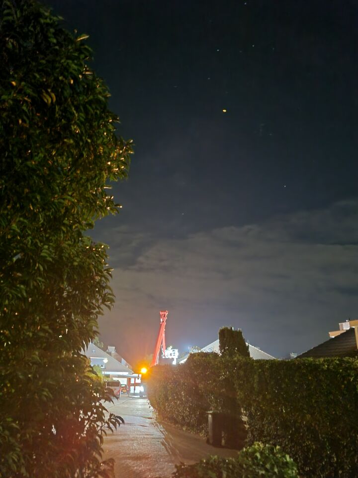 Ovaal/ringvormige wit lichtverschijnsel. foto