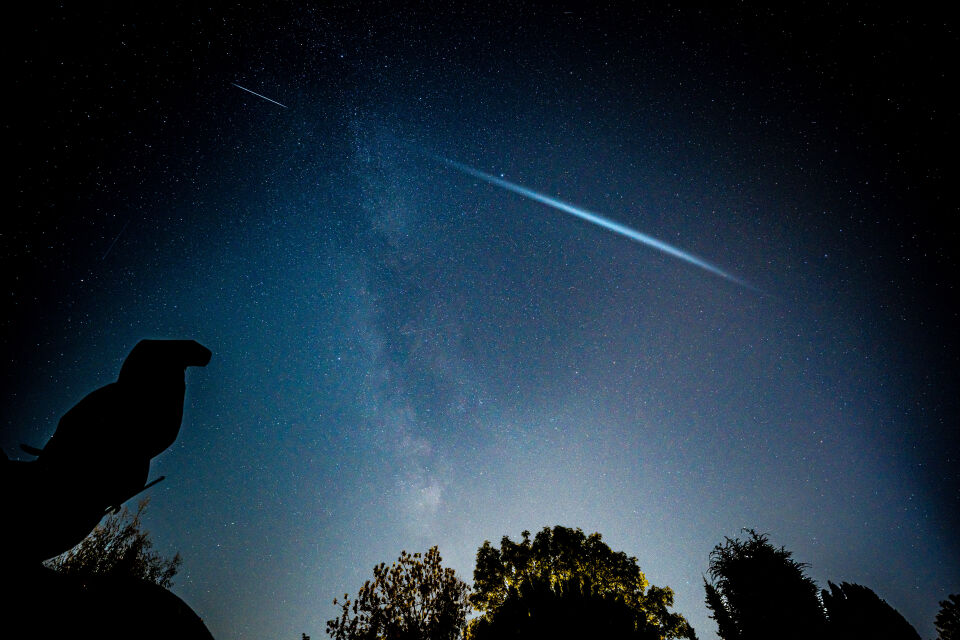 Lichtvlek die voorbijtrekt foto