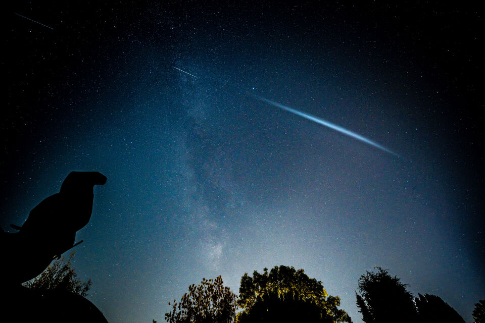 Lichtvlek die voorbijtrekt foto