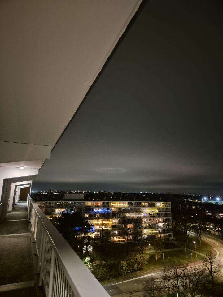Merkwaardig cirkel stilstaande lichtpunten in cirkel vanuit Vlaardingen te zien foto