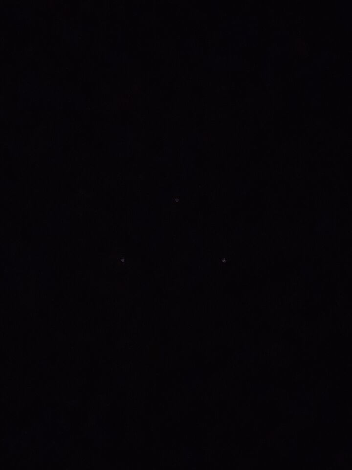 Geometrische driehoek boven mijn woning 51.900528, 4.559337 foto