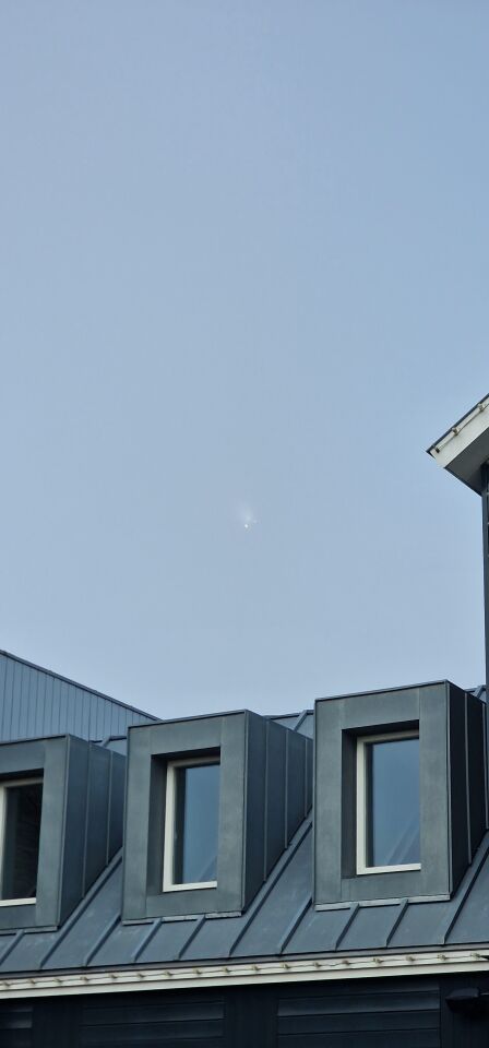 Lichtpunt in de lucht in Lelystad foto