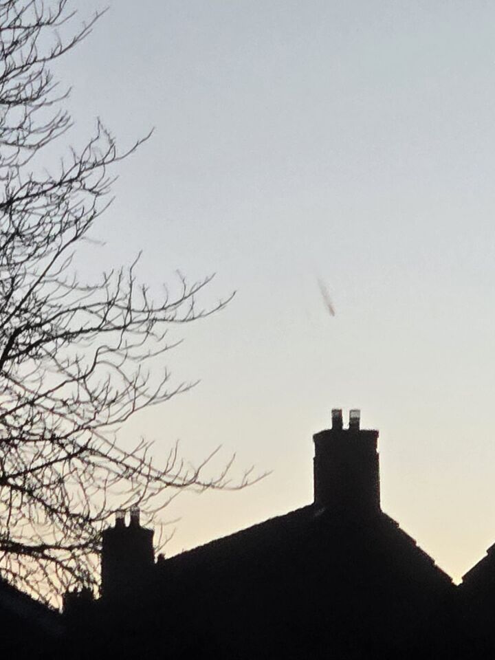 Vreemde waarneming in de lucht, leek op een vliegtuig maar was het niet. foto