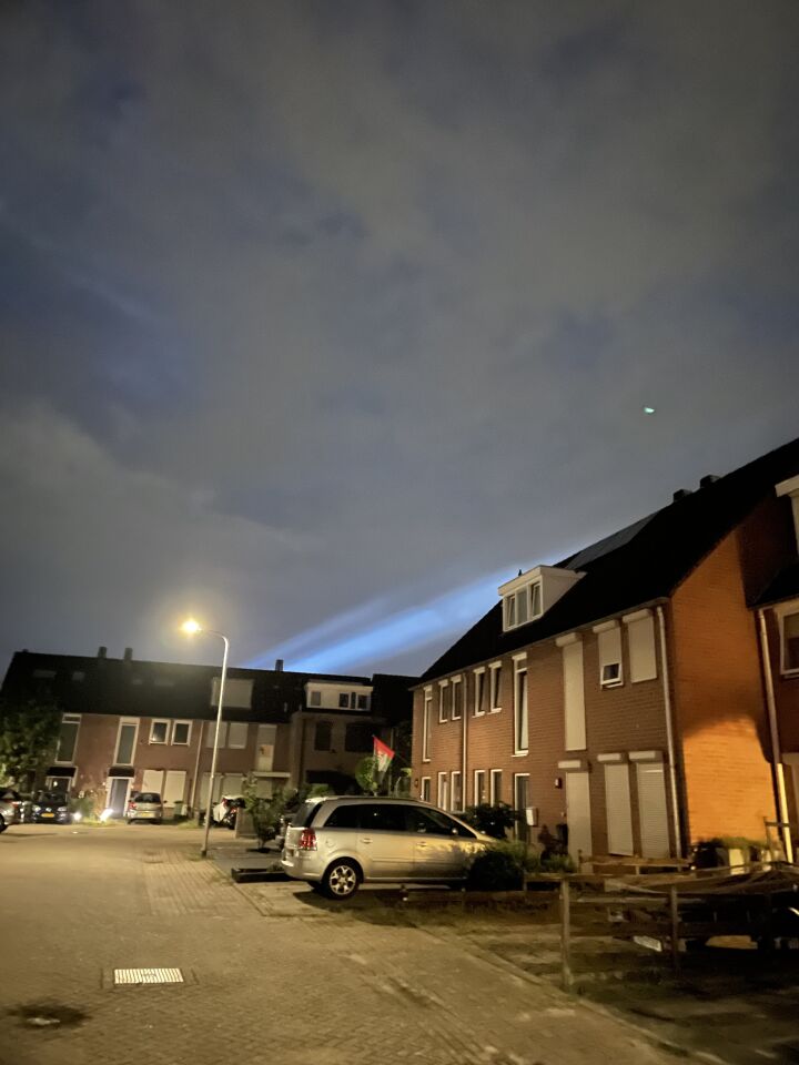 Licht strepen in de lucht foto