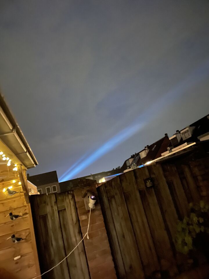 Licht strepen in de lucht foto