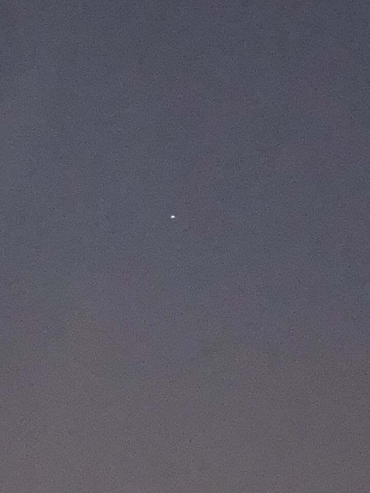 Geluidloos vliegende lichtbal foto