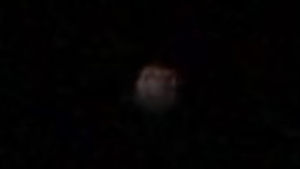Ufo Orb schiet vanuit stilstand super snel de lucht in. foto