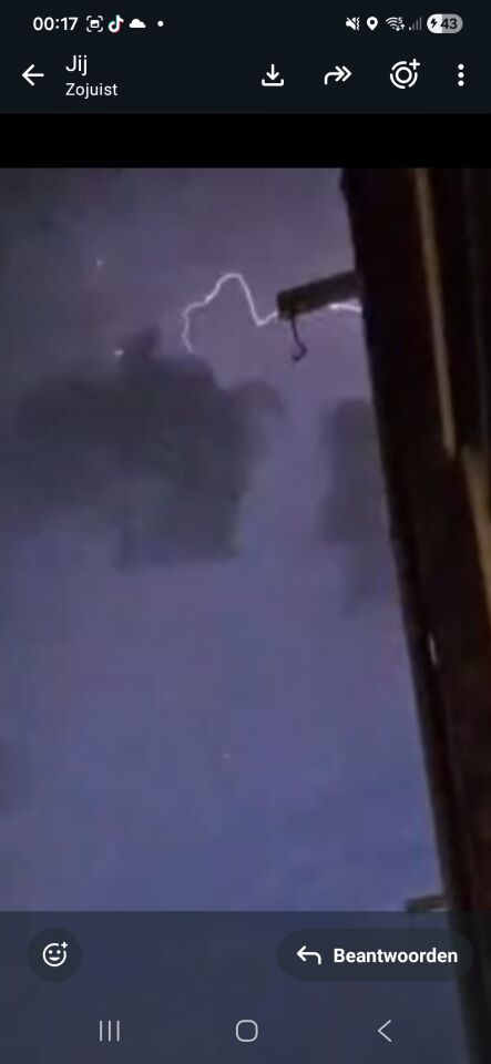 Tijdens de bliksemstorm 27/06/2026 heb ook een video waar goed beeld op staat foto