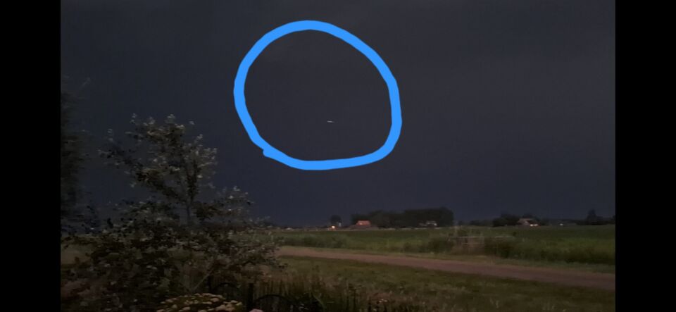 Snel bewegend object, niet te zien met het blote oog foto