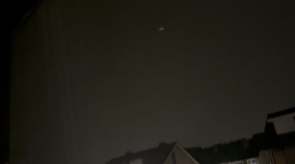 Bol licht verschijnt en verdwijnt weer foto