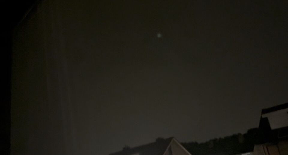 Bol licht verschijnt en verdwijnt weer foto