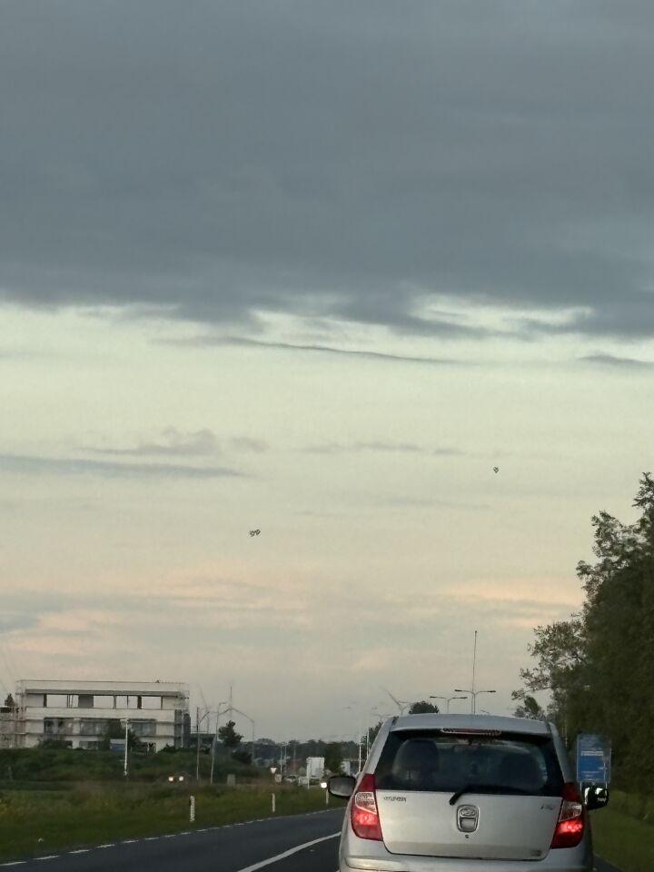 Ik zag 3 puntjes in de verte en toen dacht ik moet een foto maken foto