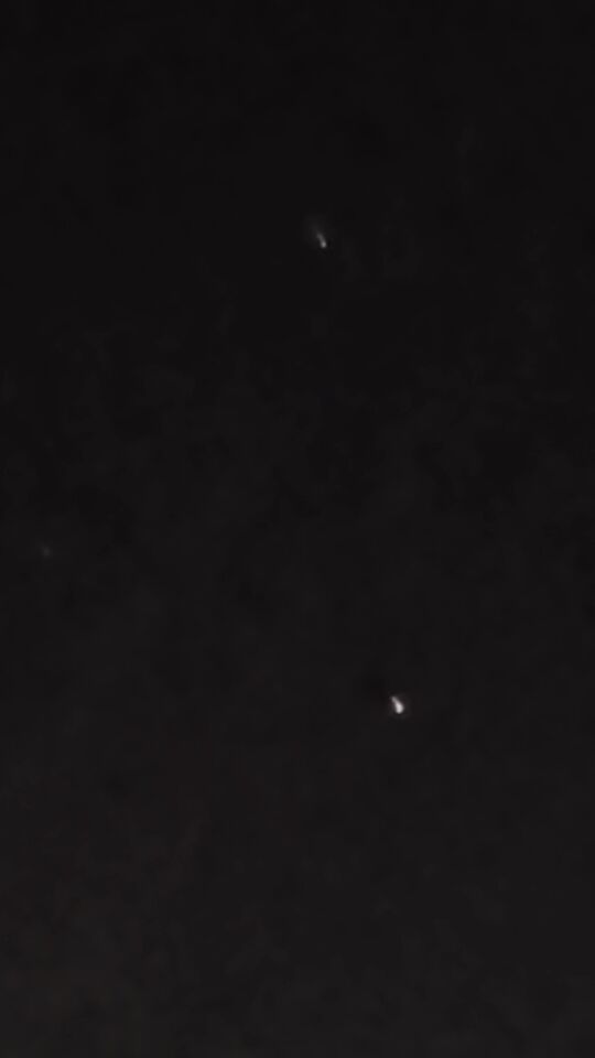 Vanuit niets een fel lichtpunt en weer weg, 2 verschillende waarnemingen foto