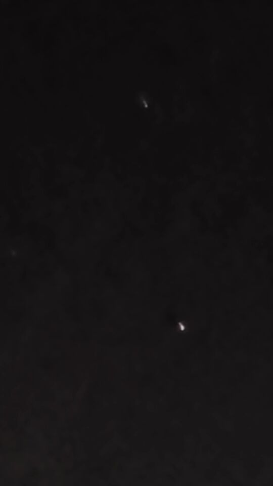 Vanuit niets een fel lichtpunt en weer weg, 2 verschillende waarnemingen foto
