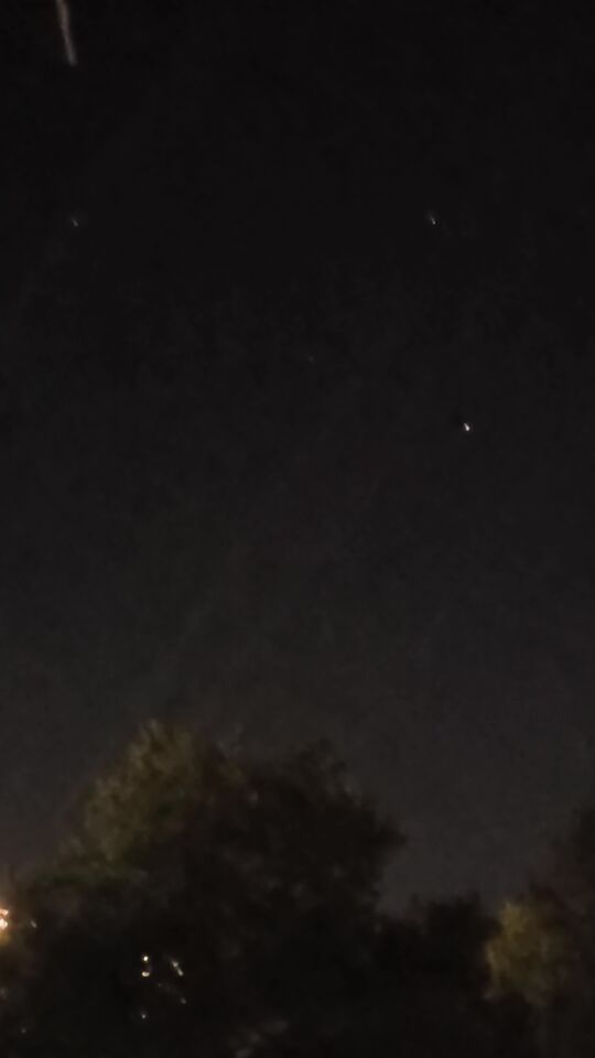 Vanuit niets een fel lichtpunt en weer weg, 2 verschillende waarnemingen foto