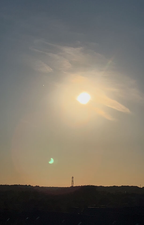Lichtbol dat met hoge snelheid in een curve vliegt foto