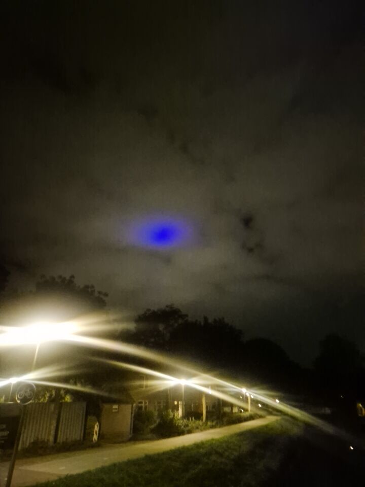 Blauw rondachtig licht wat langzaam bewoog foto