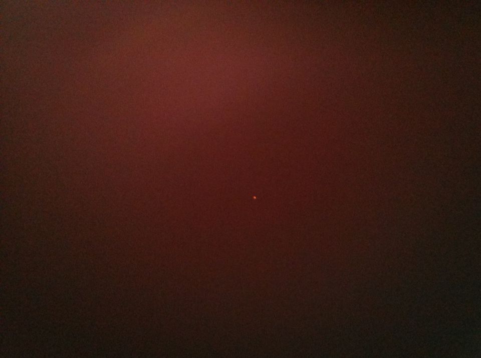 2 oranje bollen boven Helmond foto