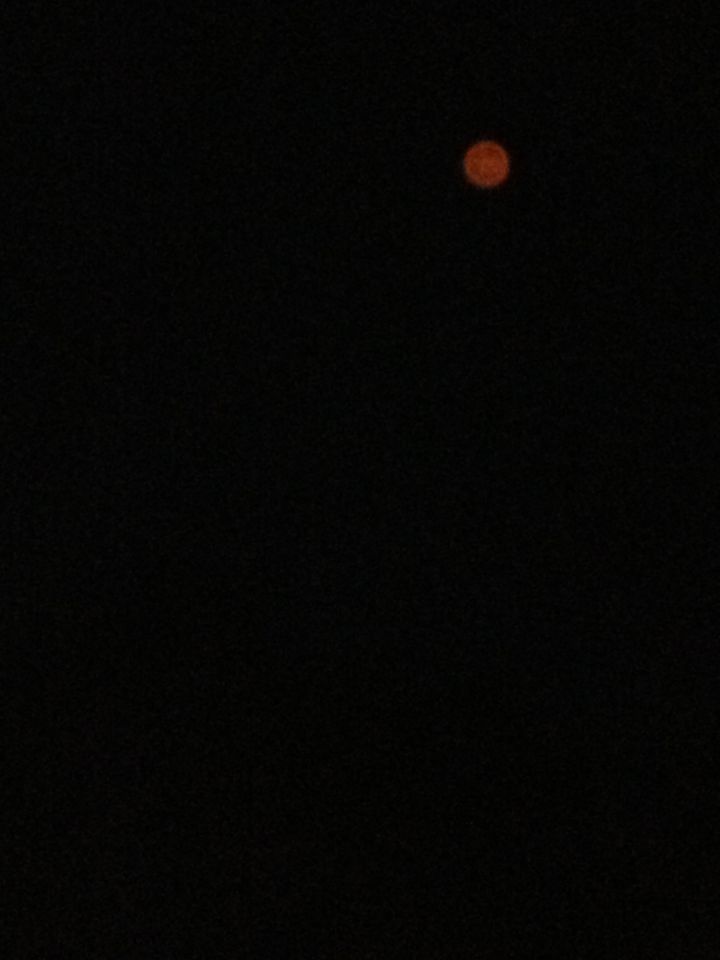 Oranje bol op 500 meter boven Doetinchem,  foto