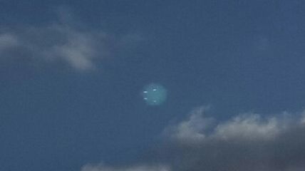 Ronde bal in Groet. Orbs foto