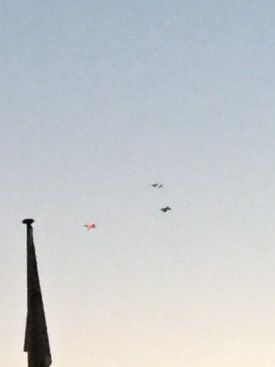 3 geluidloos Objecten boven Kampen foto