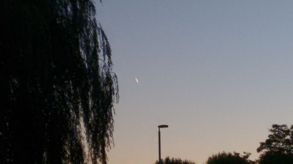 Felle streep boven Arnhem (Mogelijke Komeet) foto