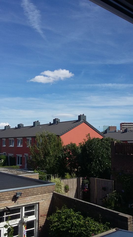 Ongewone wolkenpartijen in Duitsland foto